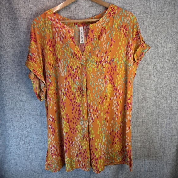 Dear Scarlett Tops - BohoChic Abstract Womens 2X Blouse Short Roll Tab Sleeve NWT Dear Scarlett Lizzy
